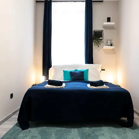 Design Flat Dob Street Apartment